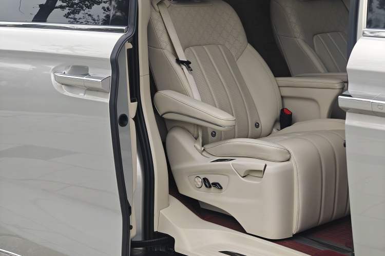 Used VOYAH Dream 2022 Low-Carbon Edition Plus Intelligent Driving Package Interior 2