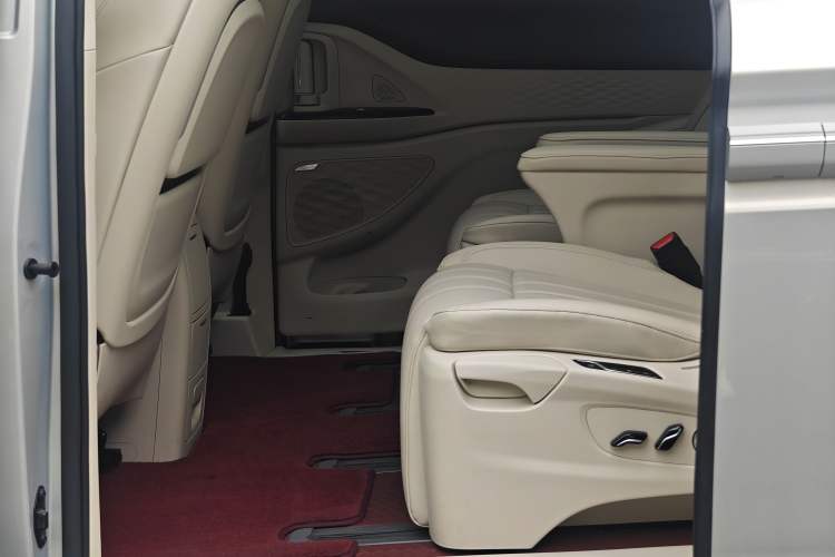 Used VOYAH Dream 2022 Low-Carbon Edition Plus Intelligent Driving Package Interior 9