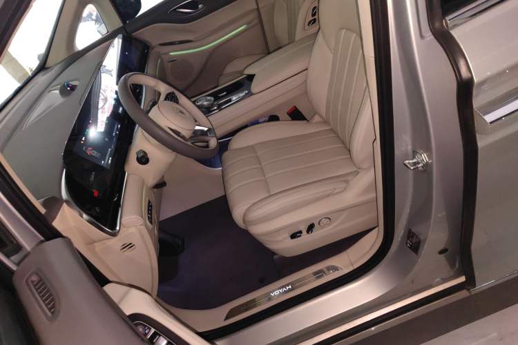 Used VOYAH Dream 2022 0-Carbon Edition Home+ Range Package 605 km Left Front Seat