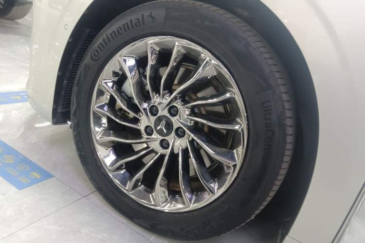 Used VOYAH Dream 2022 Low-Carbon Edition Dream+ Smart Enjoyment Package Left Front Wheel Hub