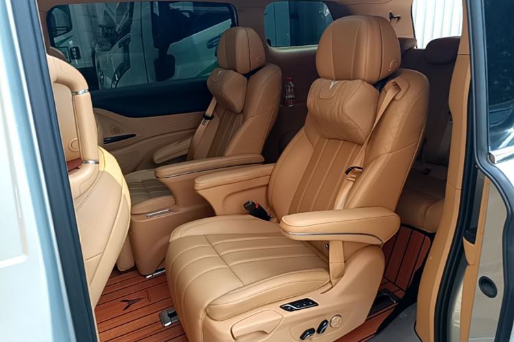 Used VOYAH Dream 2022 Low-Carbon Edition Plus Intelligent Driving Package Left Rear Seat