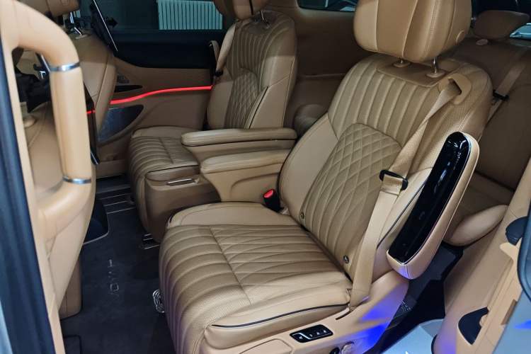 Used VOYAH Dream 2022 Low-Carbon Edition Dream+ Smart Enjoyment Package Left Rear Seat