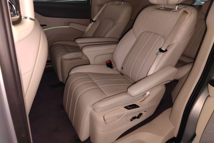 Used VOYAH Dream 2022 0-Carbon Edition Home+ Range Package 605 km Left Rear Seat