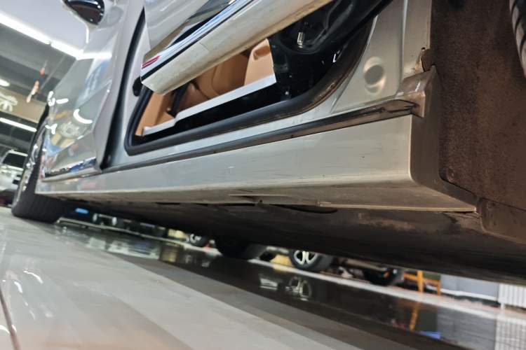 Used VOYAH Dream 2022 Low-Carbon Edition Dream+ Smart Enjoyment Package Left Side Sill