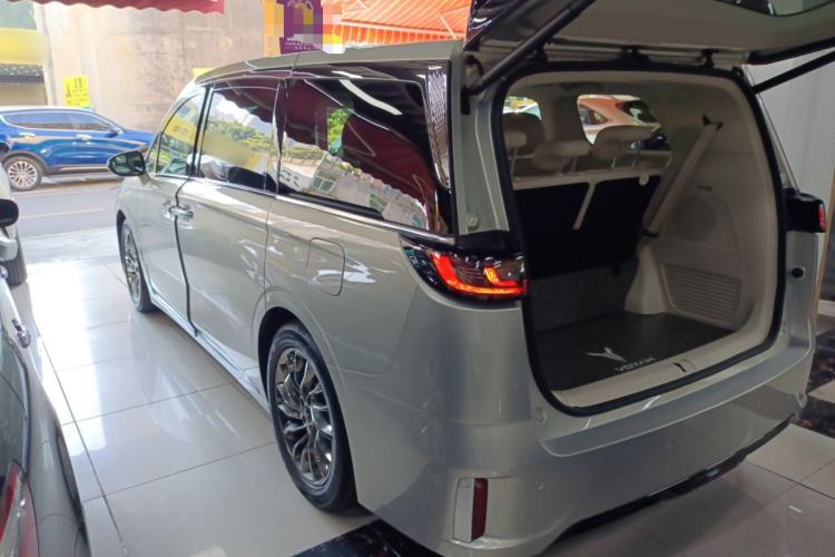 Used VOYAH Dream 2022 Low-Carbon Edition Dream+ Smart Enjoyment Package Left Side