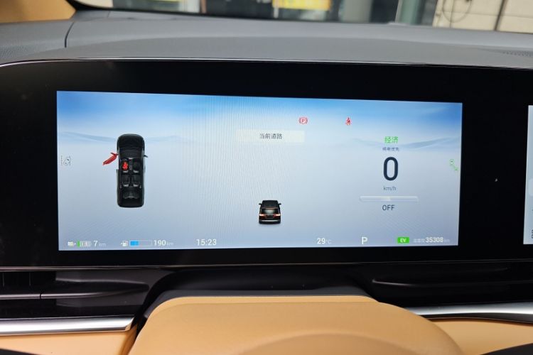 Used VOYAH Dream 2022 Low-Carbon Edition Dream+ Smart Enjoyment Package Odometer Close Up