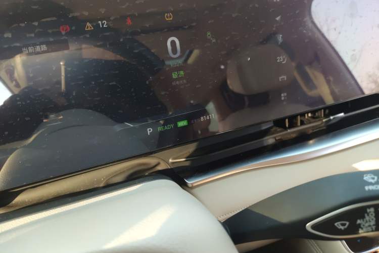 Used VOYAH Dream 2022 Low-Carbon Edition Dream+ Smart Enjoyment Package Odometer Close Up