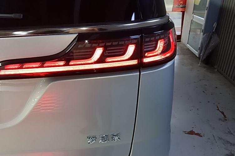 Used VOYAH Dream 2022 Low-Carbon Edition Plus Intelligent Driving Package Right Rear Taillight