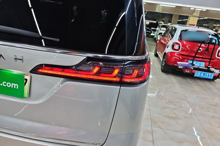 Used VOYAH Dream 2022 Low-Carbon Edition Dream+ Smart Enjoyment Package Right Rear Taillight
