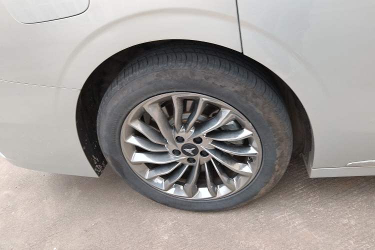 Used VOYAH Dream 2022 Low-Carbon Edition Dream+ Smart Enjoyment Package Right Rear Wheel Hub
