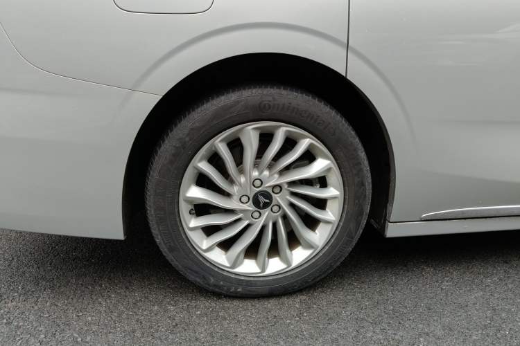 Used VOYAH Dream 2022 Low-Carbon Edition Plus Intelligent Driving Package Right Rear Wheel Hub