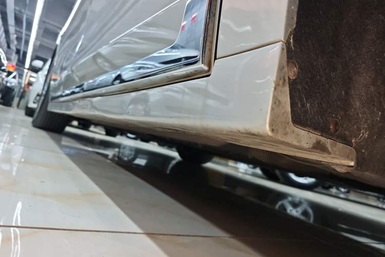 Used VOYAH Dream 2022 Low-Carbon Edition Dream+ Smart Enjoyment Package Right Side Sill