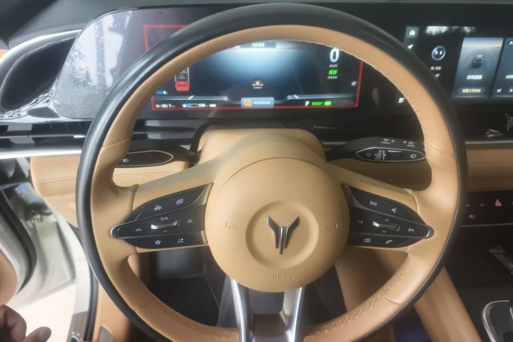 Used VOYAH Dream 2022 Low-Carbon Edition Dream+ Smart Enjoyment Package Steering Wheel