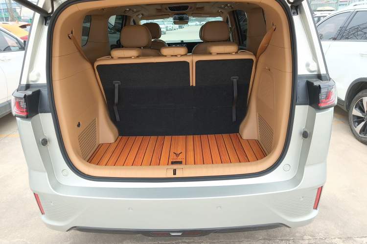 Used VOYAH Dream 2022 Low-Carbon Edition Dream+ Smart Enjoyment Package Trunk