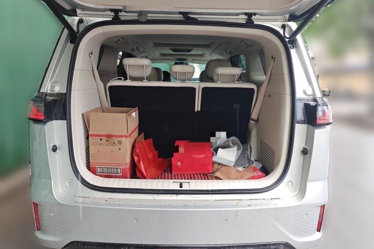 Used VOYAH Dream 2022 Low-Carbon Edition Dream+ Smart Enjoyment Package Trunk