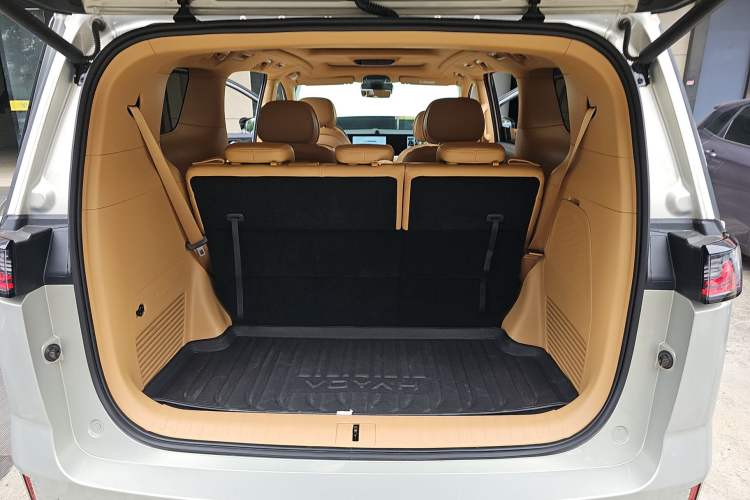 Used VOYAH Dream 2022 Low-Carbon Edition Dream+ Smart Enjoyment Package Trunk