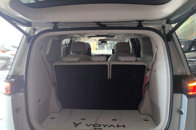 Used VOYAH Dream 2022 Low-Carbon Edition Dream+ Smart Enjoyment Package Trunk
