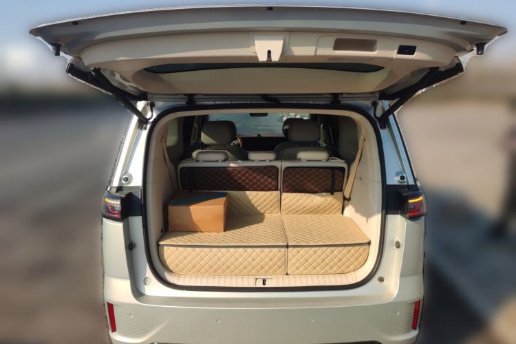 Used VOYAH Dream 2022 Low-Carbon Edition Dream+ Smart Enjoyment Package Trunk
