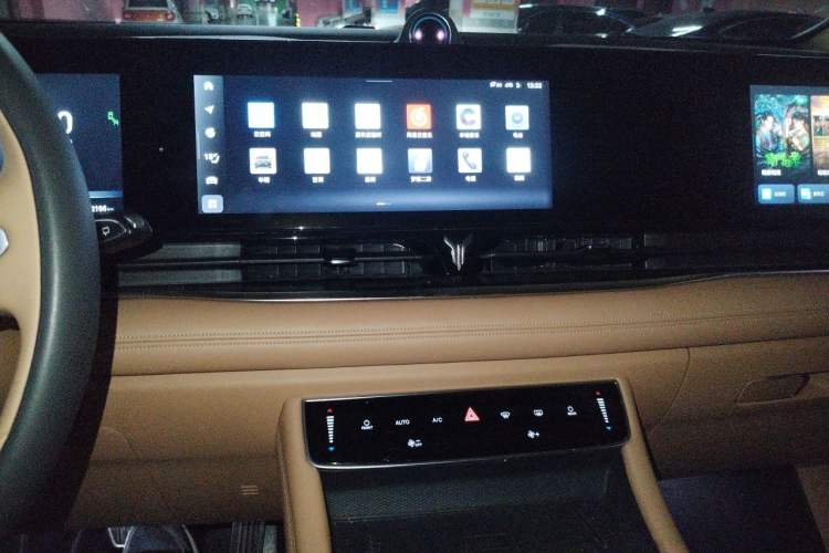 Used VOYAH Dream 2022 Low-Carbon Edition Plus Intelligent Driving Package Audio And AC Panel