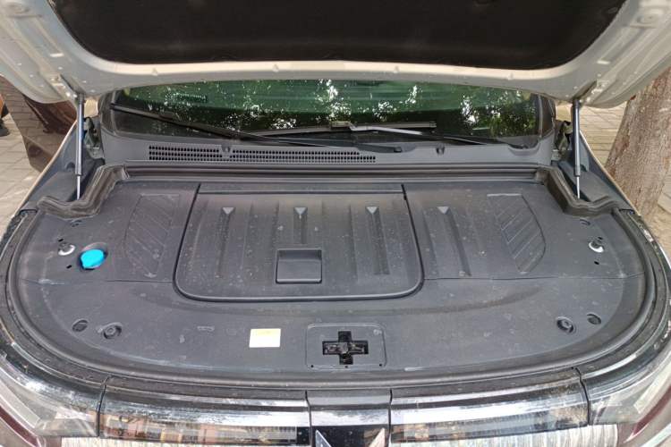 Used VOYAH Dream 2022 0-Emission Edition Dream+ Smart Range Package – 605 km Engine Bay