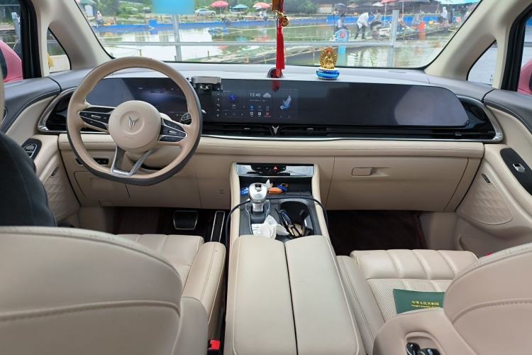 Used VOYAH Dream 2022 Low-Carbon Edition Home Center Console