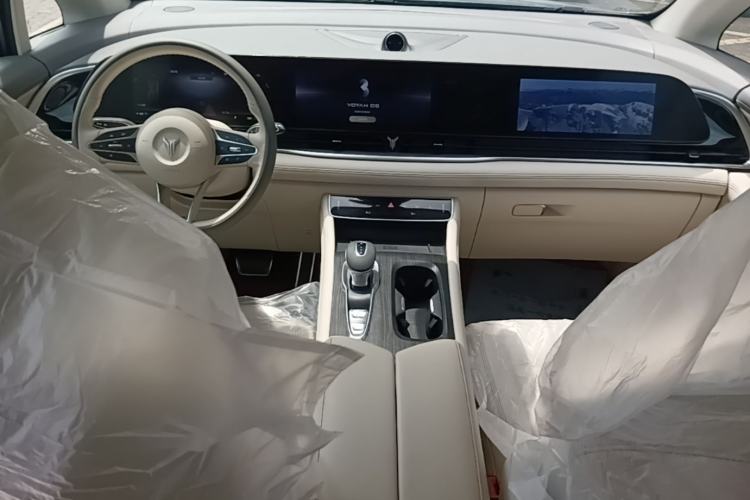 Used VOYAH Dream 2022 Low-Carbon Edition Plus Intelligent Driving Package Center Console