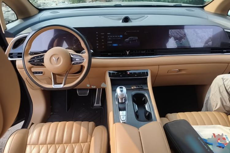 Used VOYAH Dream 2022 0-Carbon Edition Dream+ Smart Enjoyment Package 475 km Center Console