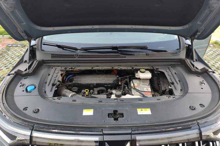 Used VOYAH Dream 2022 Low-Carbon Edition Dream+ Smart Enjoyment Package Engine Bay