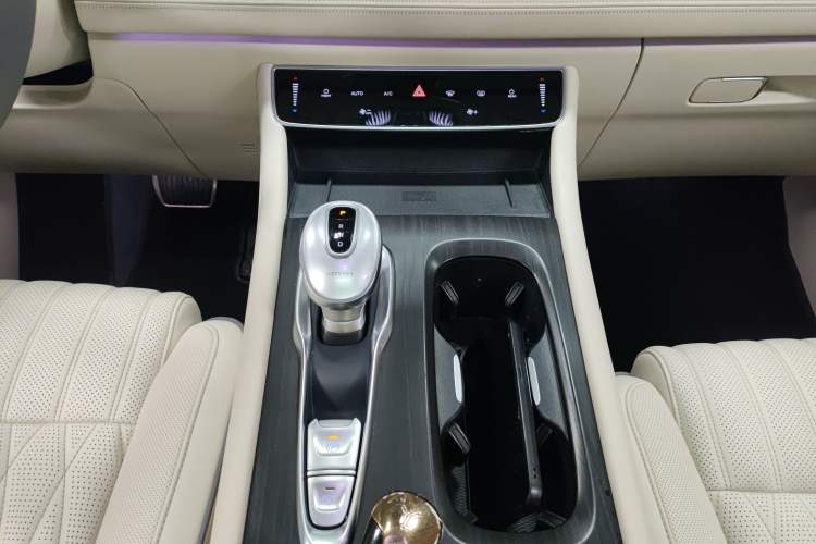 Used VOYAH Dream 2022 Low-Carbon Edition Dream+ Smart Enjoyment Package Gear Lever