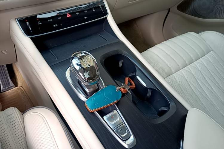 Used VOYAH Dream 2022 Low-Carbon Edition Dream+ Smart Enjoyment Package Interior 1