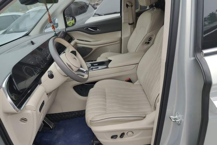Used VOYAH Dream 2022 0-Carbon Edition Dream+ Smart Enjoyment Package 475 km Left Front Seat