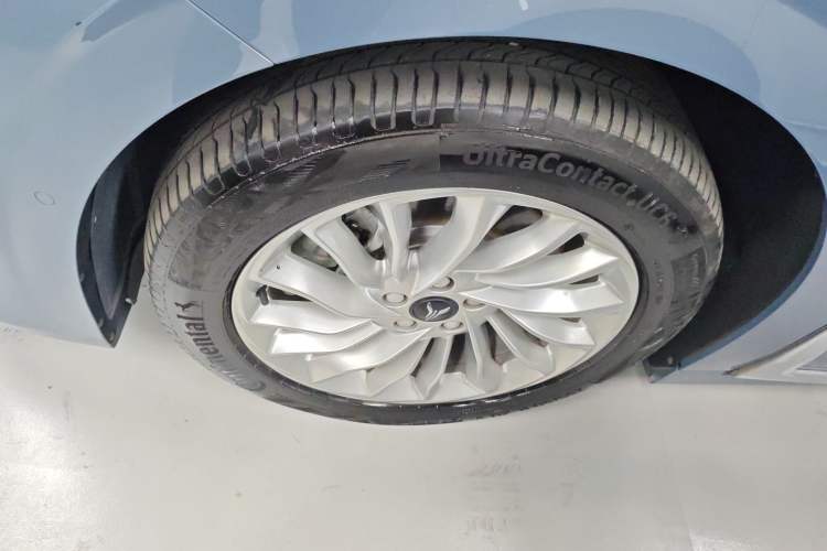 Used VOYAH Dream 2022 Low-Carbon Edition Plus Intelligent Driving Package Left Front Wheel Hub