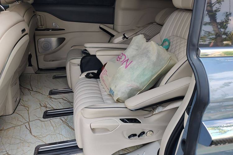 Used VOYAH Dream 2022 Low-Carbon Edition Dream+ Smart Enjoyment Package Left Rear Seat