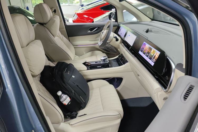 Used VOYAH Dream 2022 Low-Carbon Edition Dream+ Smart Enjoyment Package Right Front Seat