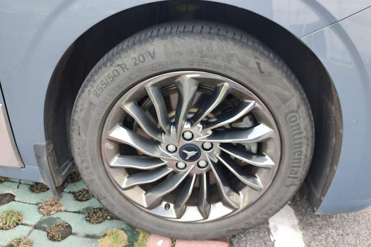 Used VOYAH Dream 2022 Low-Carbon Edition Dream+ Smart Enjoyment Package Right Front Wheel Hub