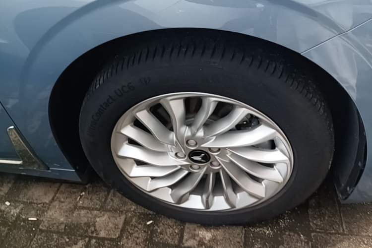 Used VOYAH Dream 2022 Low-Carbon Edition Plus Intelligent Driving Package Right Front Wheel Hub
