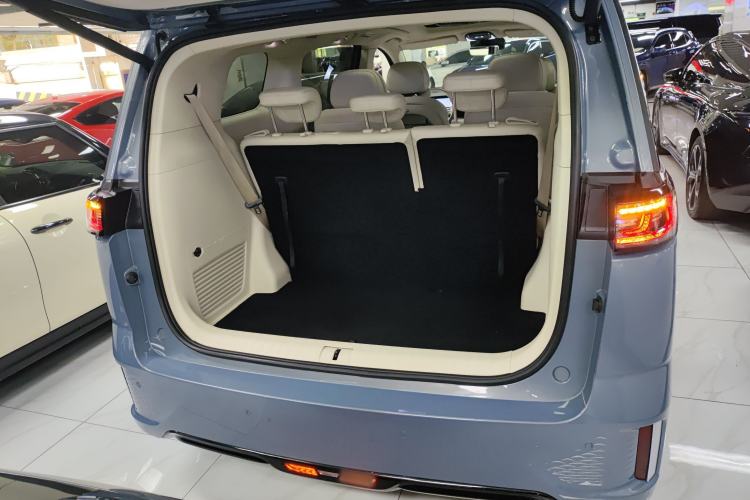 Used VOYAH Dream 2022 Low-Carbon Edition Dream+ Smart Enjoyment Package Trunk