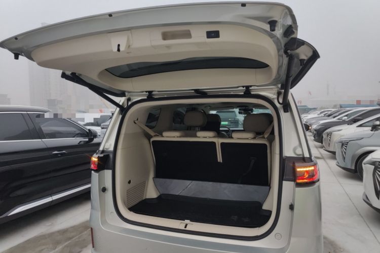 Used VOYAH Dream 2022 0-Carbon Edition Dream+ Smart Enjoyment Package 475 km Trunk