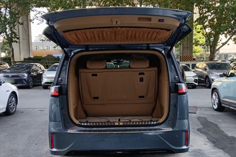 Used VOYAH Dream 2022 Low-Carbon Edition Dream+ Smart Enjoyment Package Trunk