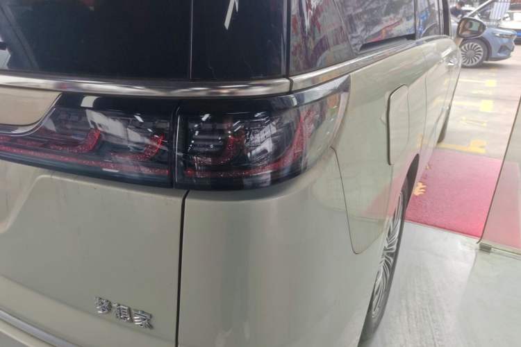 Used VOYAH Dream 2022 0-Carbon Edition Dream+ Smart Enjoyment Package 475 km Exterior 3