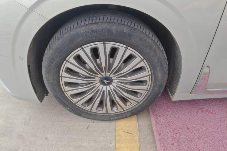 Used VOYAH Dream 2022 0-Carbon Edition Dream+ Smart Enjoyment Package 475 km Exterior 4