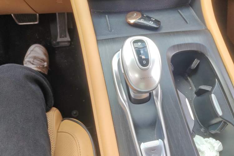 Used VOYAH Dream 2022 0-Carbon Edition Dream+ Smart Enjoyment Package 475 km Gear Lever