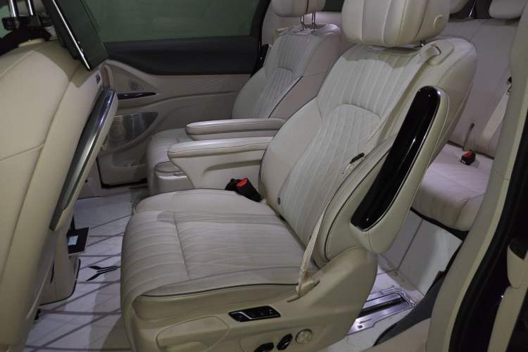 Used VOYAH Dream 2022 Low-Carbon Edition Dream+ Smart Enjoyment Package Left Rear Seat