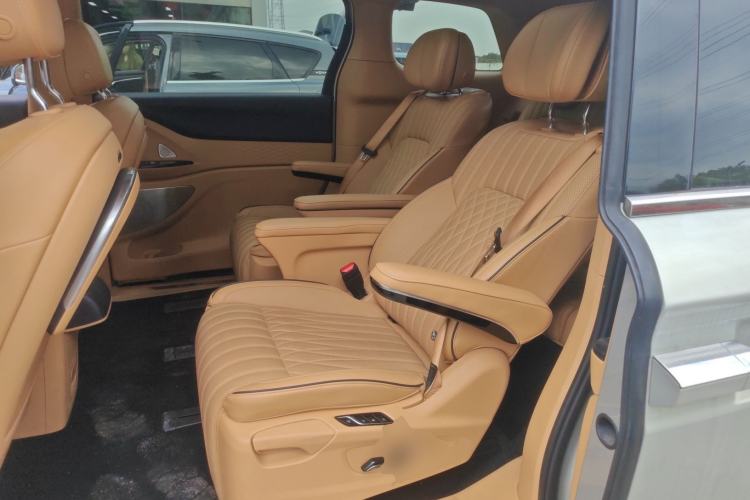 Used VOYAH Dream 2022 0-Carbon Edition Dream+ Smart Enjoyment Package 475 km Left Rear Seat