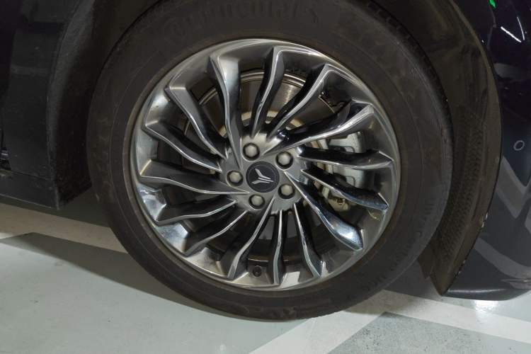 Used VOYAH Dream 2022 Low-Carbon Edition Dream+ Smart Enjoyment Package Right Front Wheel Hub