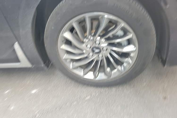 Used VOYAH Dream 2022 Low-Carbon Edition Dream+ Smart Enjoyment Package Right Front Wheel Hub
