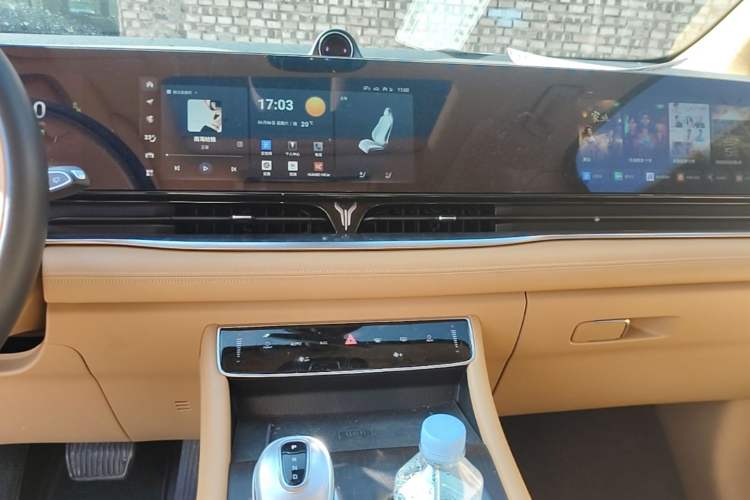 Used VOYAH Dream 2022 0-Emission Version Plus Intelligent Driving Package 475 km Audio And AC Panel