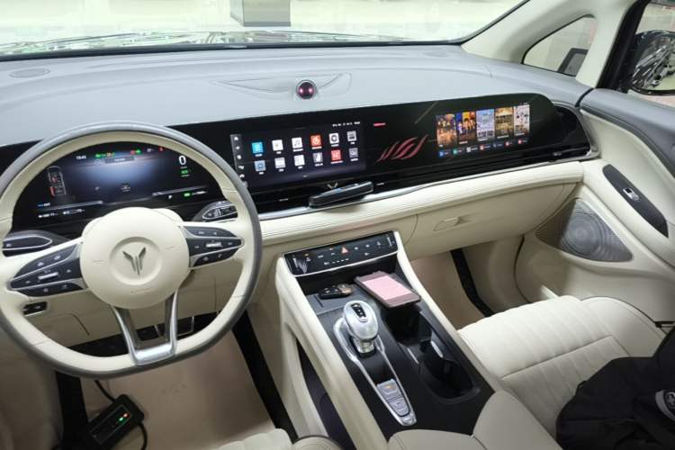 Used VOYAH Dream 2022 Low-Carbon Edition Dream+ Smart Enjoyment Package Audio And AC Panel