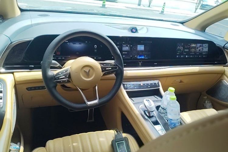 Used VOYAH Dream 2022 0-Emission Version Range of 475 km Center Console