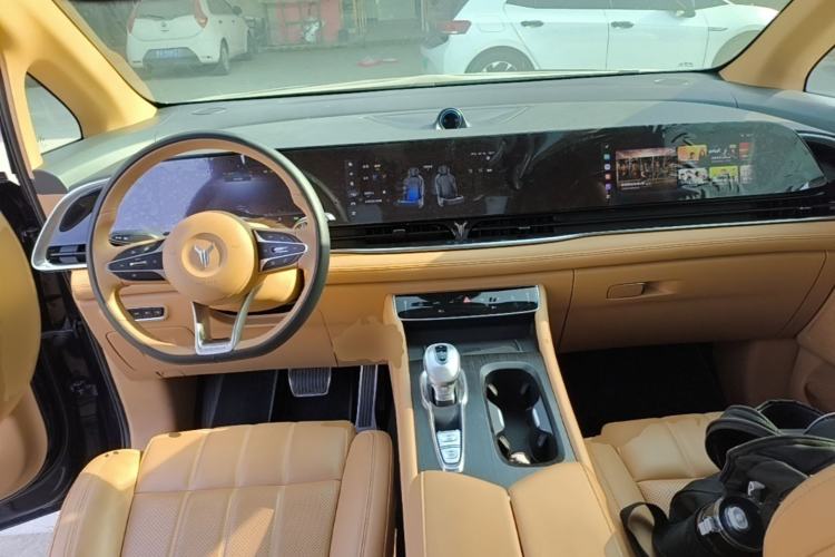 Used VOYAH Dream 2022 Low-Carbon Edition Plus Intelligent Driving Package Center Console